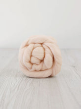 Load image into Gallery viewer, Merino Wool Top/Roving