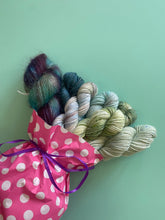 Load image into Gallery viewer, Mother's Day Posies Mini Kit