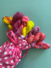 Load image into Gallery viewer, Mother's Day Posies Mini Kit