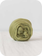 Load image into Gallery viewer, Merino Wool Top/Roving