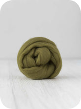 Load image into Gallery viewer, Merino Wool Top/Roving