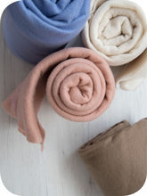 Load image into Gallery viewer, Pre Felt wool