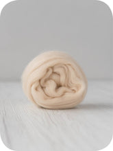 Load image into Gallery viewer, Merino Wool Top/Roving