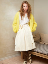 Load image into Gallery viewer, Facile Cardigan or Sweater pattern by Sandnes Garn
