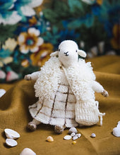 Load image into Gallery viewer, Mouche &amp; Friends by Cinthia Vallet
