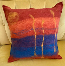 Load image into Gallery viewer, Wool Felted Pillow Workshop - July 11th 2026 - afternoon
