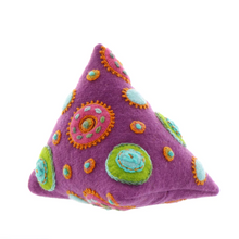 Load image into Gallery viewer, Pyramid Pincushions by Sue Spargo Kits

