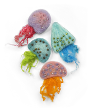 Load image into Gallery viewer, Jellyfish Brooches Felting Kit
