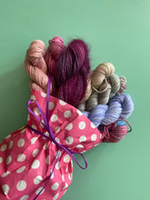 Load image into Gallery viewer, Mother's Day Posies Mini Kit
