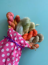 Load image into Gallery viewer, Mother's Day Posies Mini Kit
