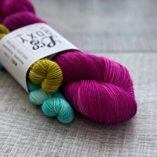 Load image into Gallery viewer, Sock Sets by Leo &amp; Roxy
