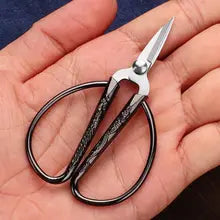 Load image into Gallery viewer, Stainless Steel Retro Sewing Scissors
