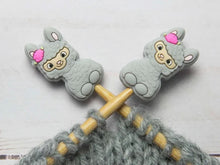 Load image into Gallery viewer, Fox &amp; Pine Stitch Stoppers
